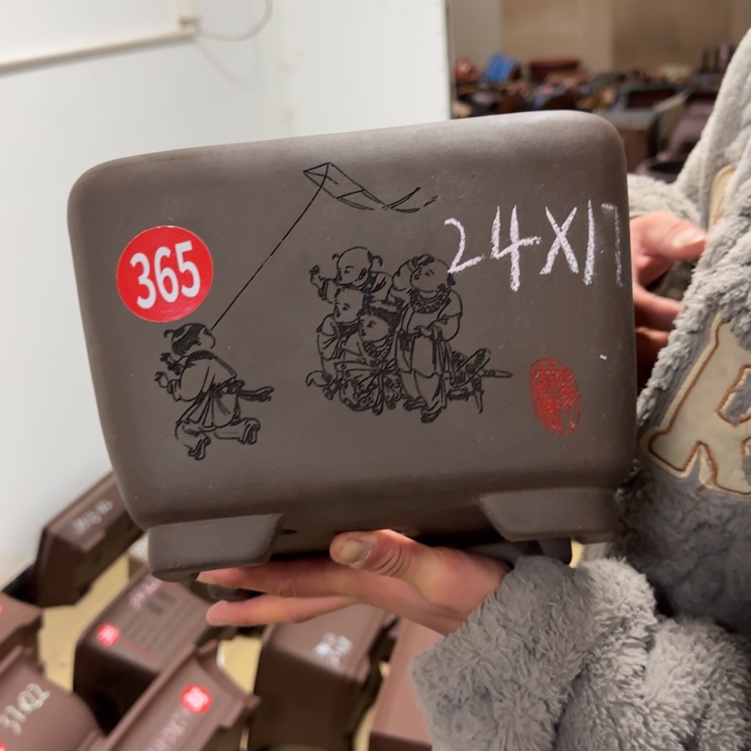 紫砂花盆呜呜呜呜