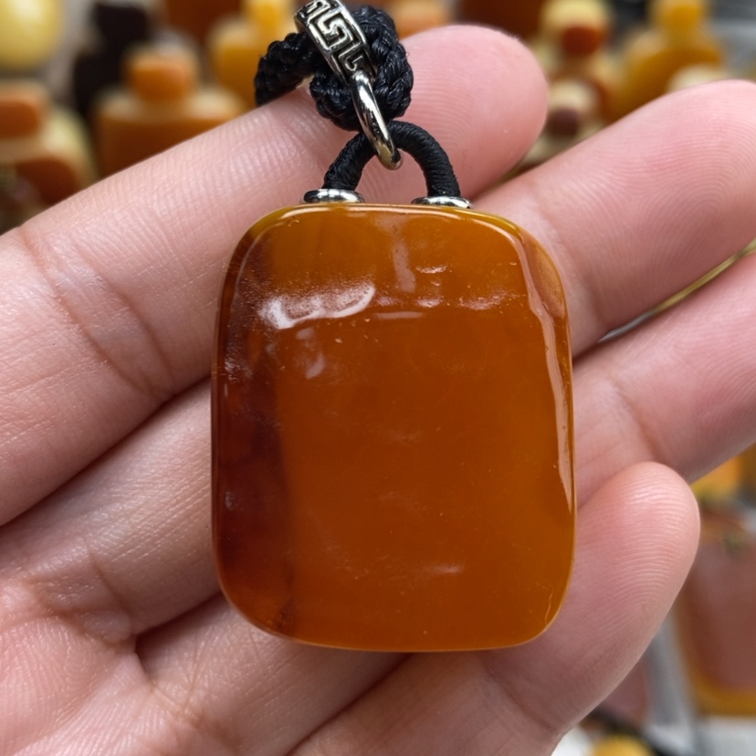 【闪购商品】琥珀颈饰未镶嵌