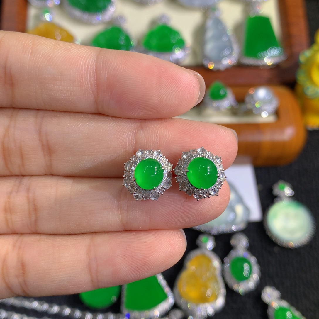 快***✧翡翠18K金镶嵌颈饰分单1