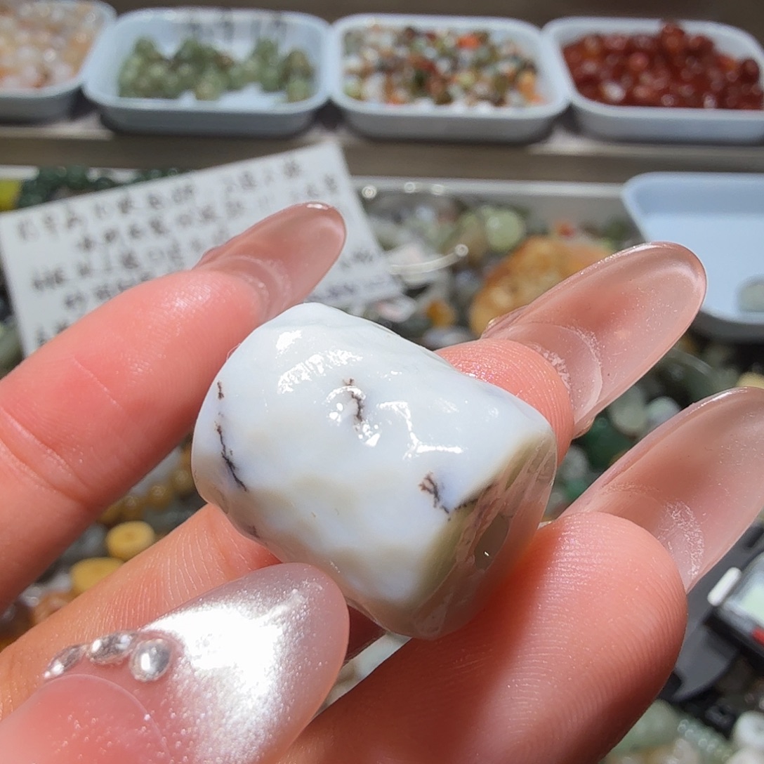 和田玉未镶嵌珠宝奇石