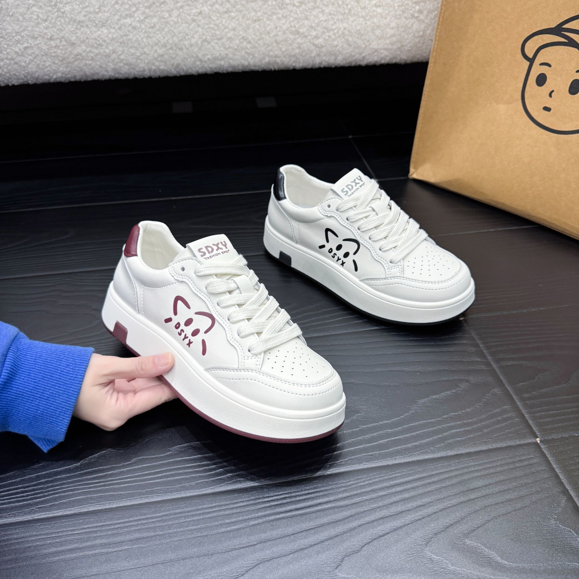 春秋小白鞋女韩版2025新款爆款网红ins超火百搭轻便平底休闲板鞋