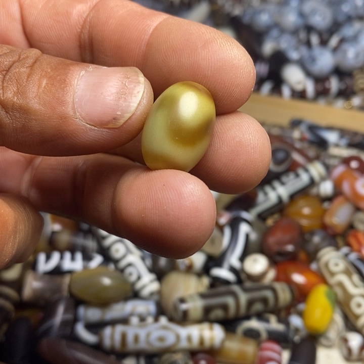 天然辰砂玛瑙吊坠