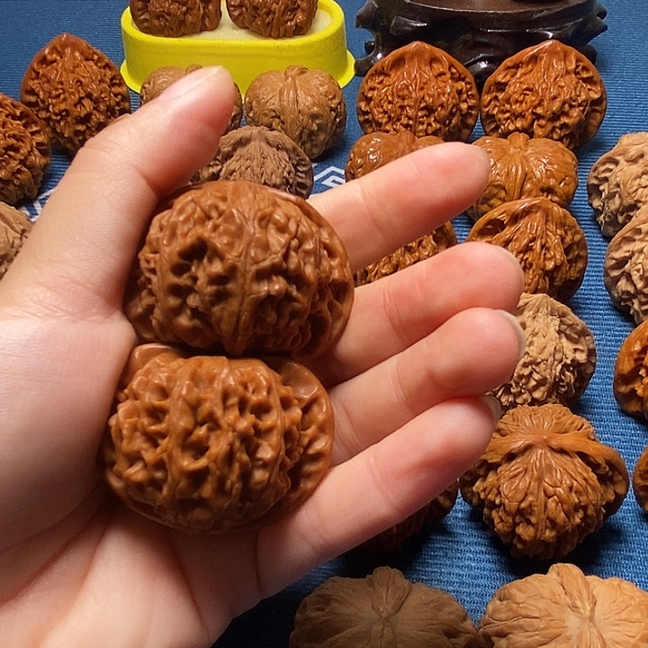 Z***作文玩核桃把件宫灯。 44