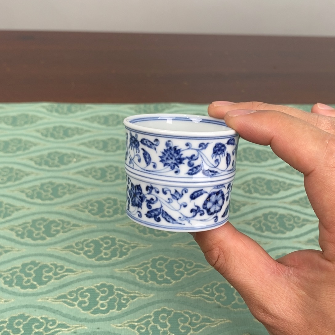 青花缠枝莲竹节杯80ml