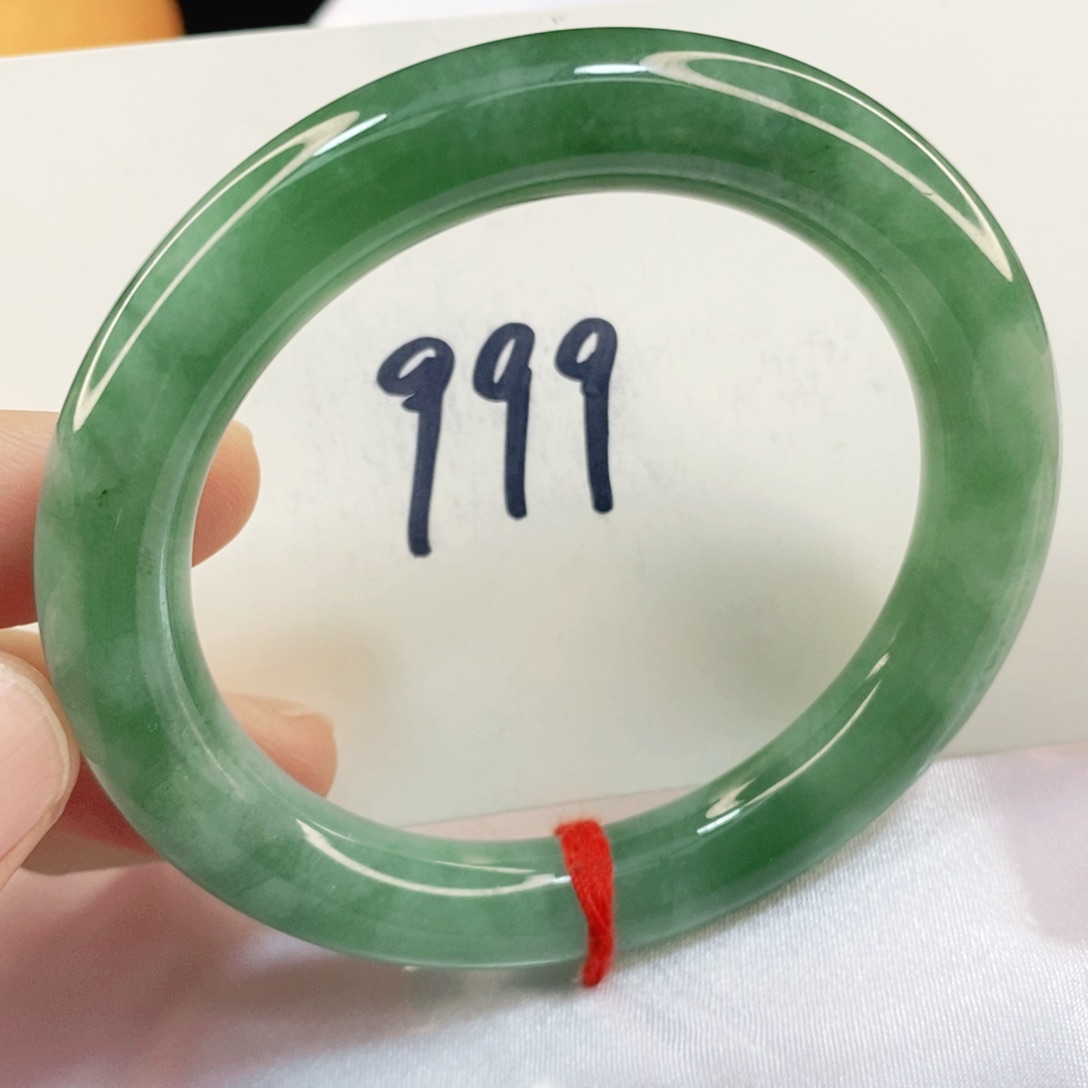 翡翠手镯未镶嵌56.3圈口圆条