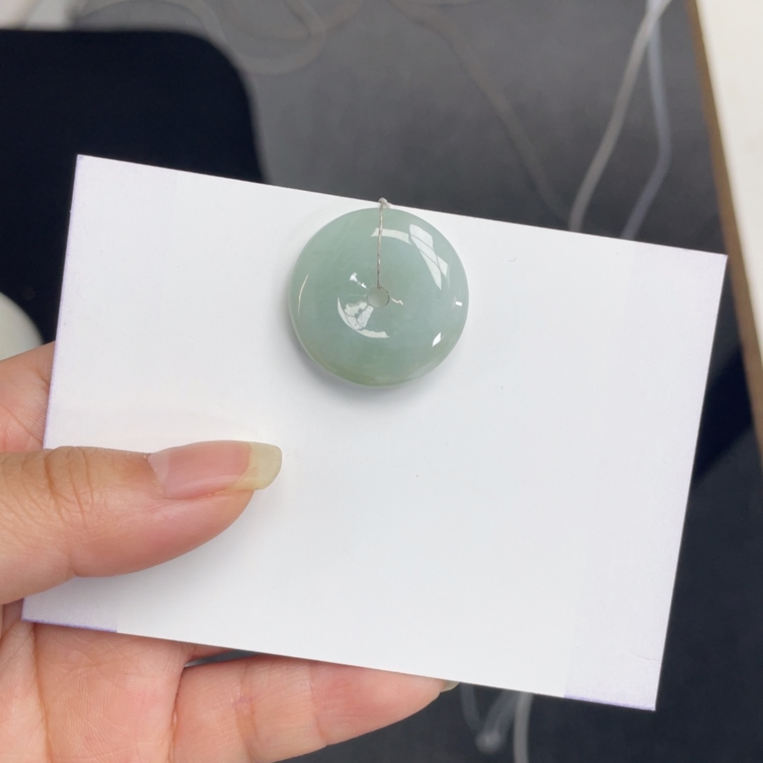 翡翠未镶嵌颈饰平安扣