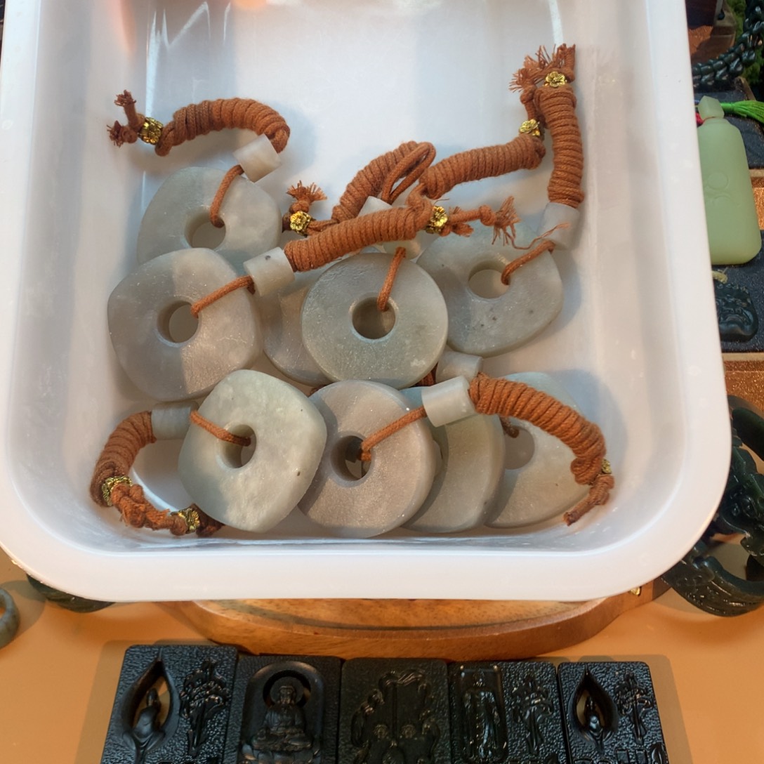 和田玉（糖玉）未镶嵌挂件