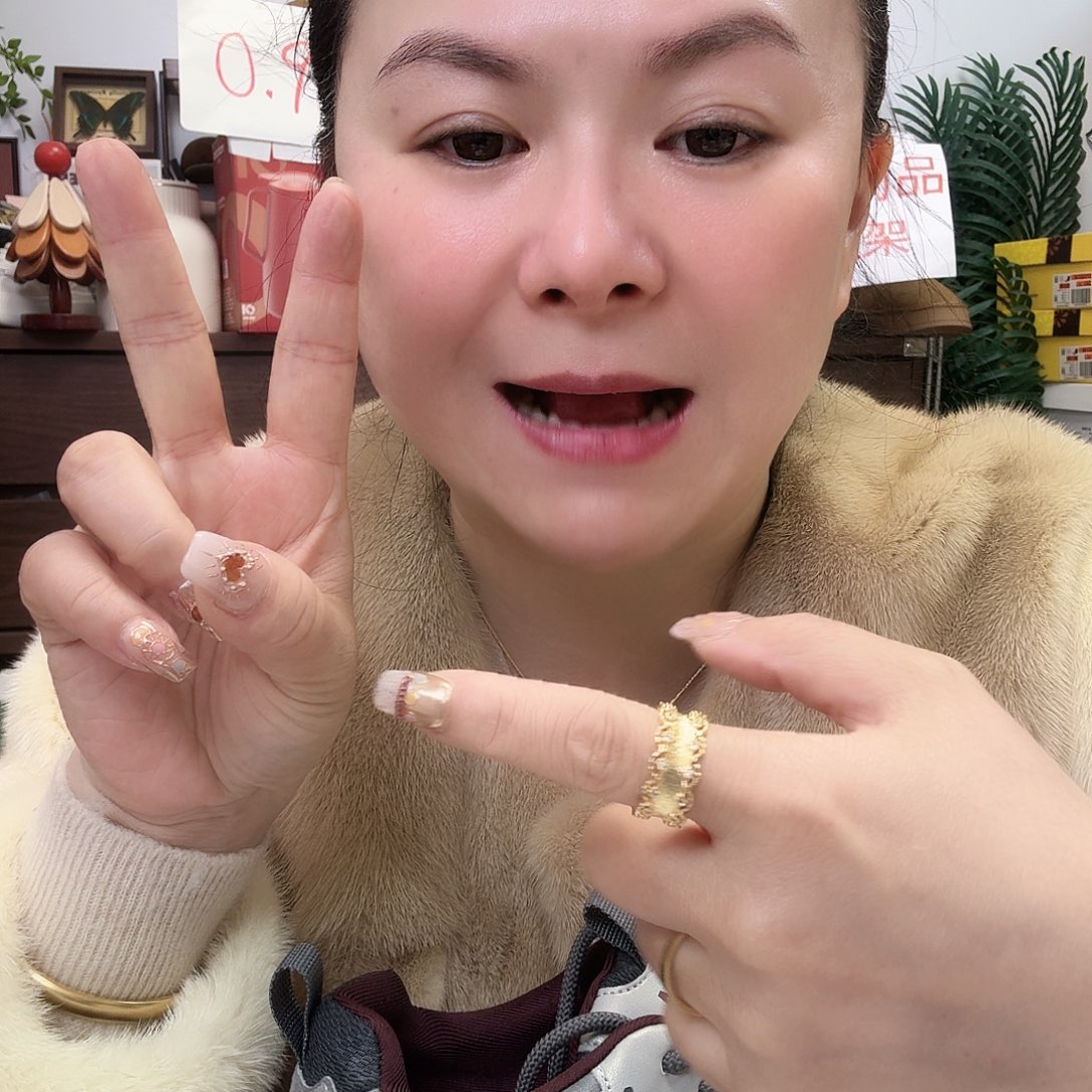 热腾腾就来找小鱼玩哈