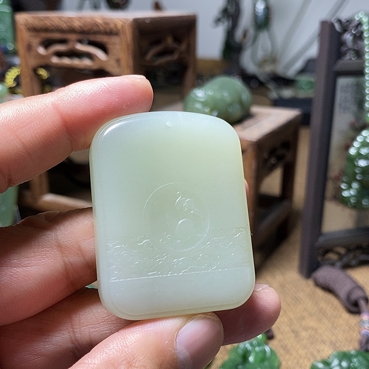 *****和田玉未镶嵌颈饰