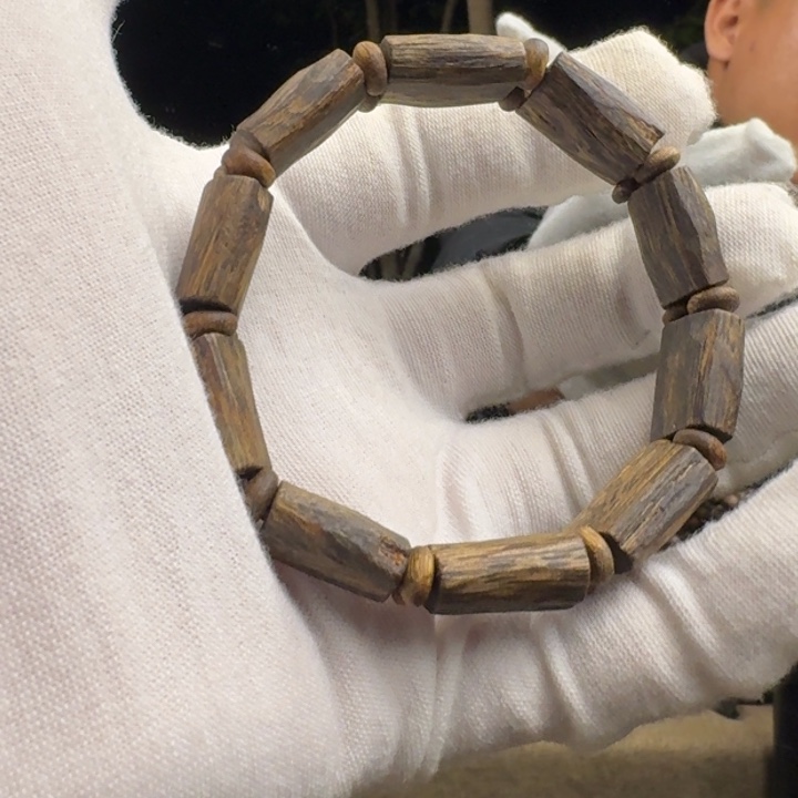 我***的沉香沉香碎屑卡12手表