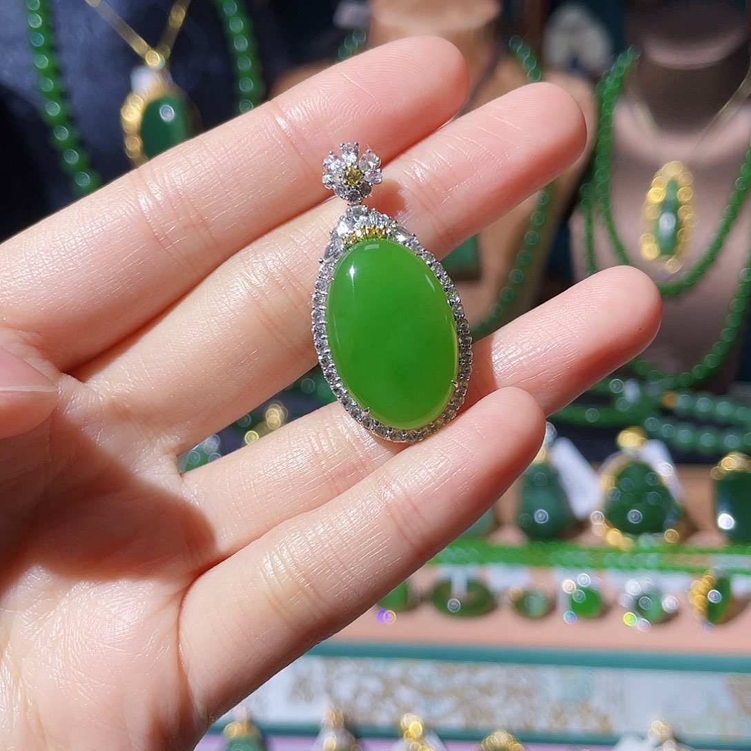 和田玉（碧玉）18K金镶嵌项链