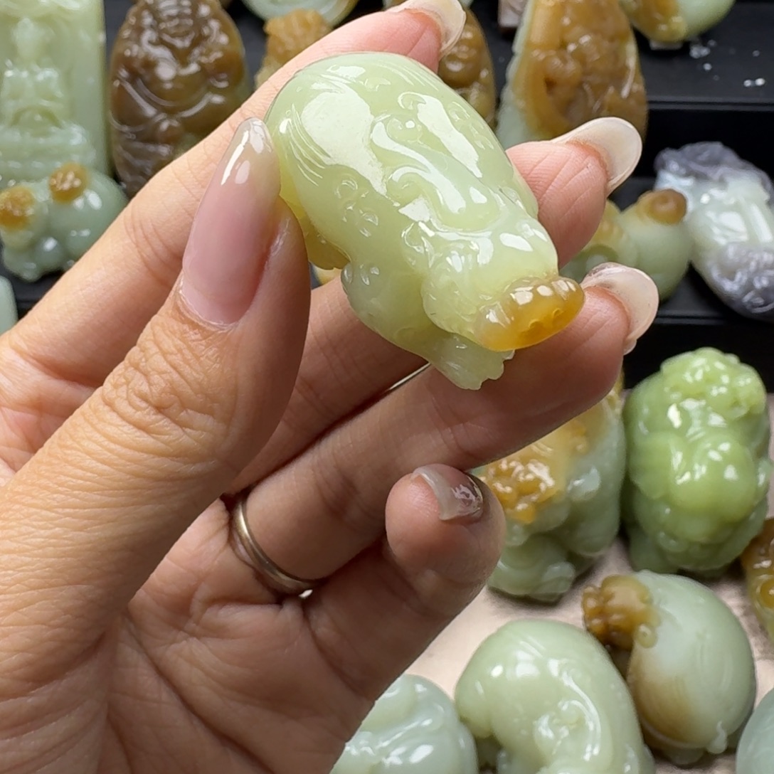 和田玉未镶嵌挂件