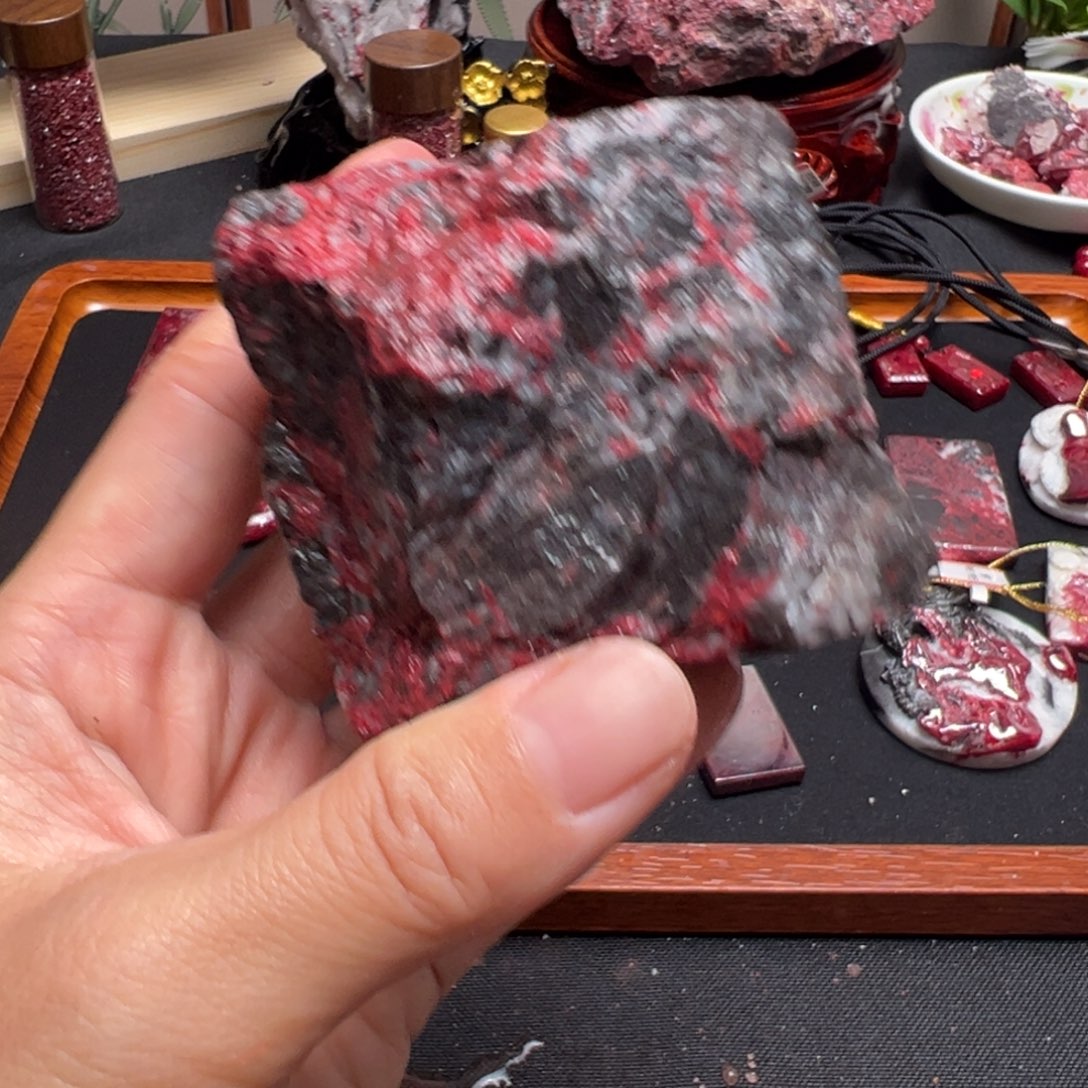 毛***雨天然辰砂天然朱砂原石毛料