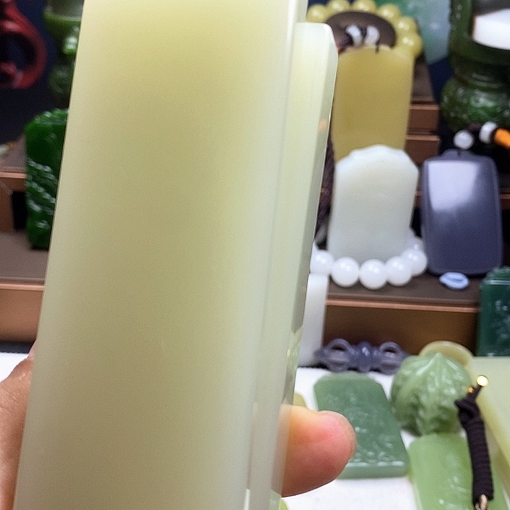 和田玉未镶嵌珠宝奇石