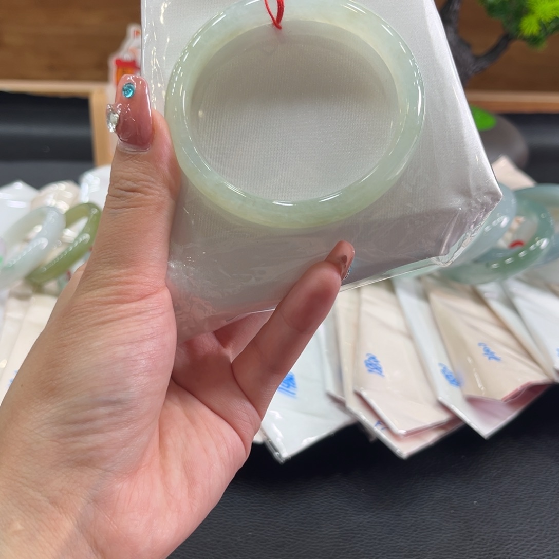 未镶嵌手镯翡翠56贵妃