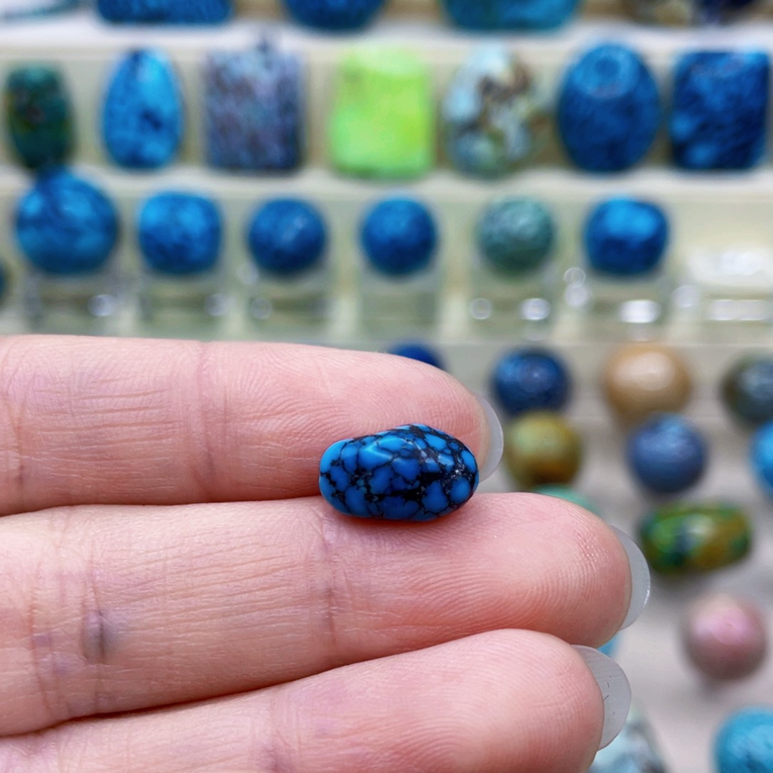 未镶嵌绿松石颈饰