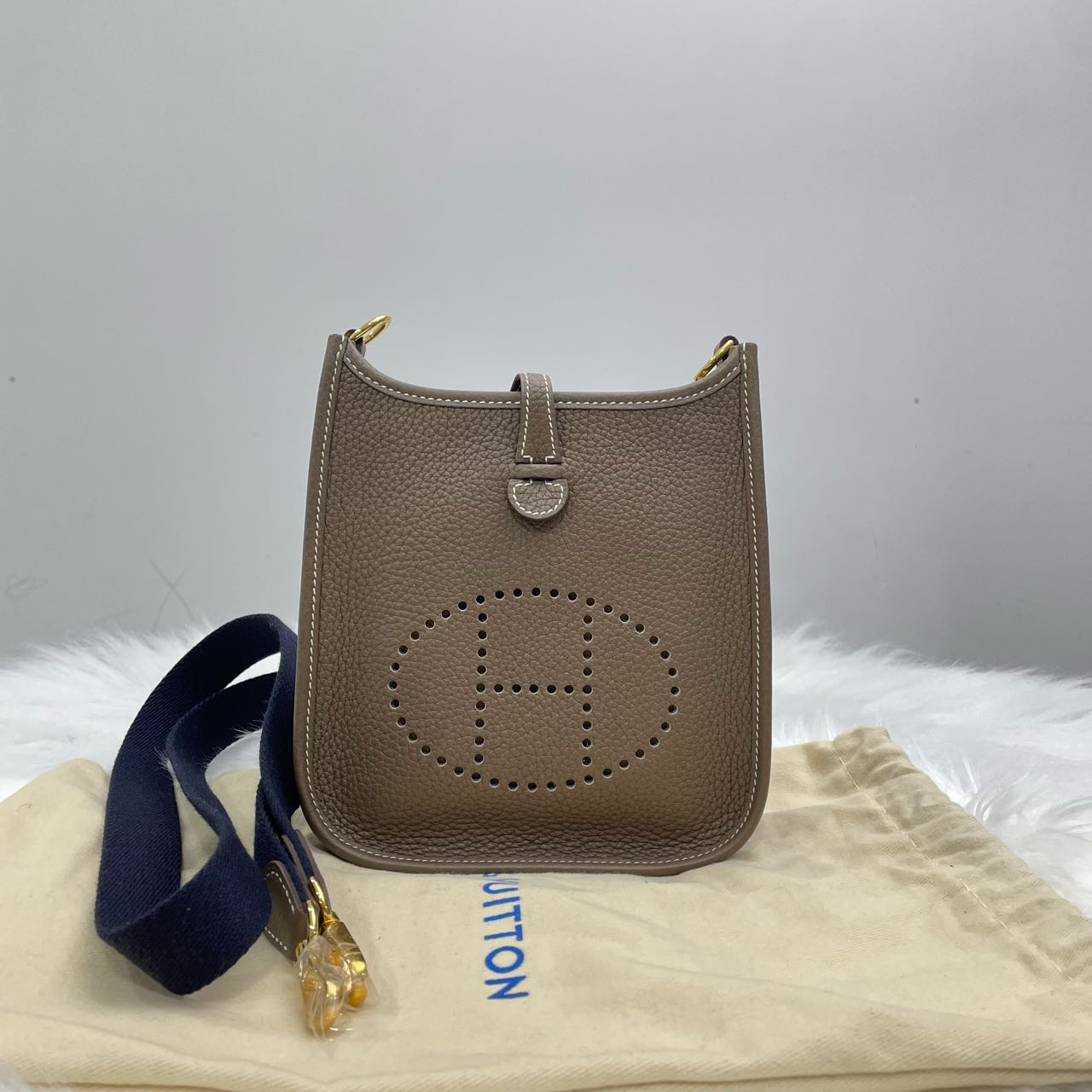 99新 Hermes/爱马仕 mini evelyne 大象灰Y刻 US59195