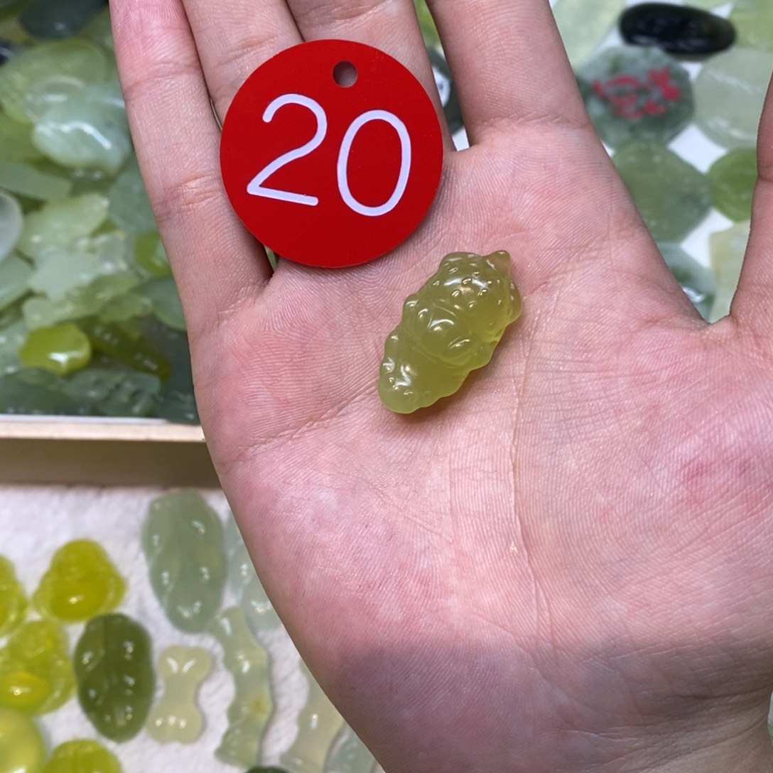 岫玉未镶嵌吊坠(不含链)两单包邮