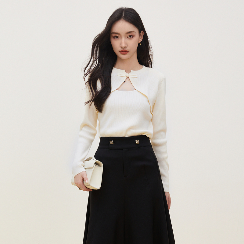 XG雪歌修身条纹毛针织衫秋季新款新中式盘扣毛衫女装