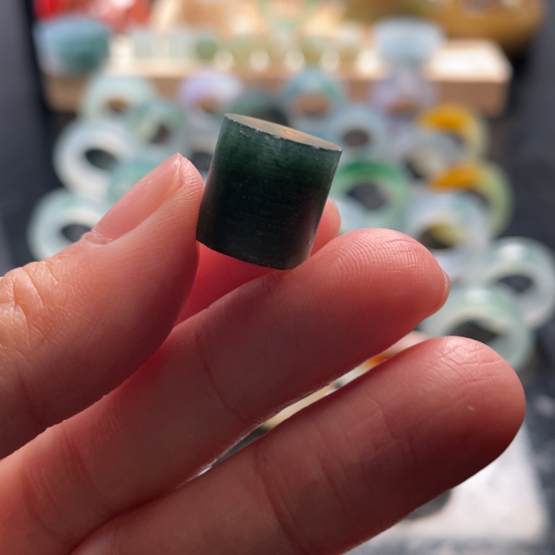 定制翡翠未镶嵌桃**甜戒指