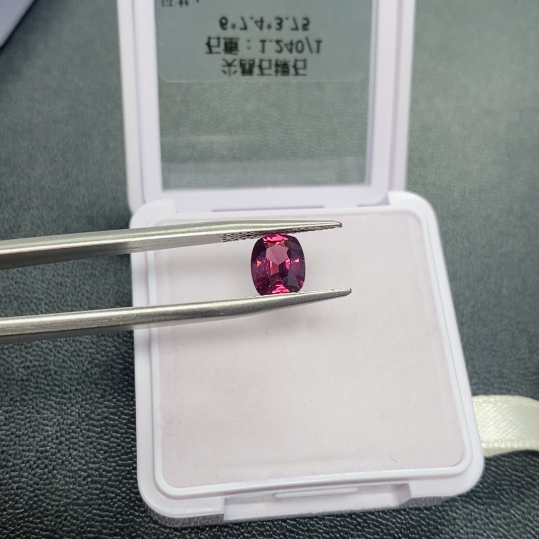 尖晶石裸石未镶嵌1.24克拉