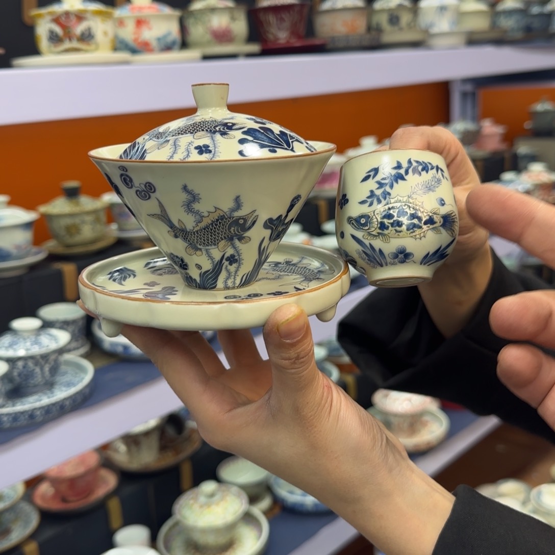 高温下的高温天气使人心情愉悦的