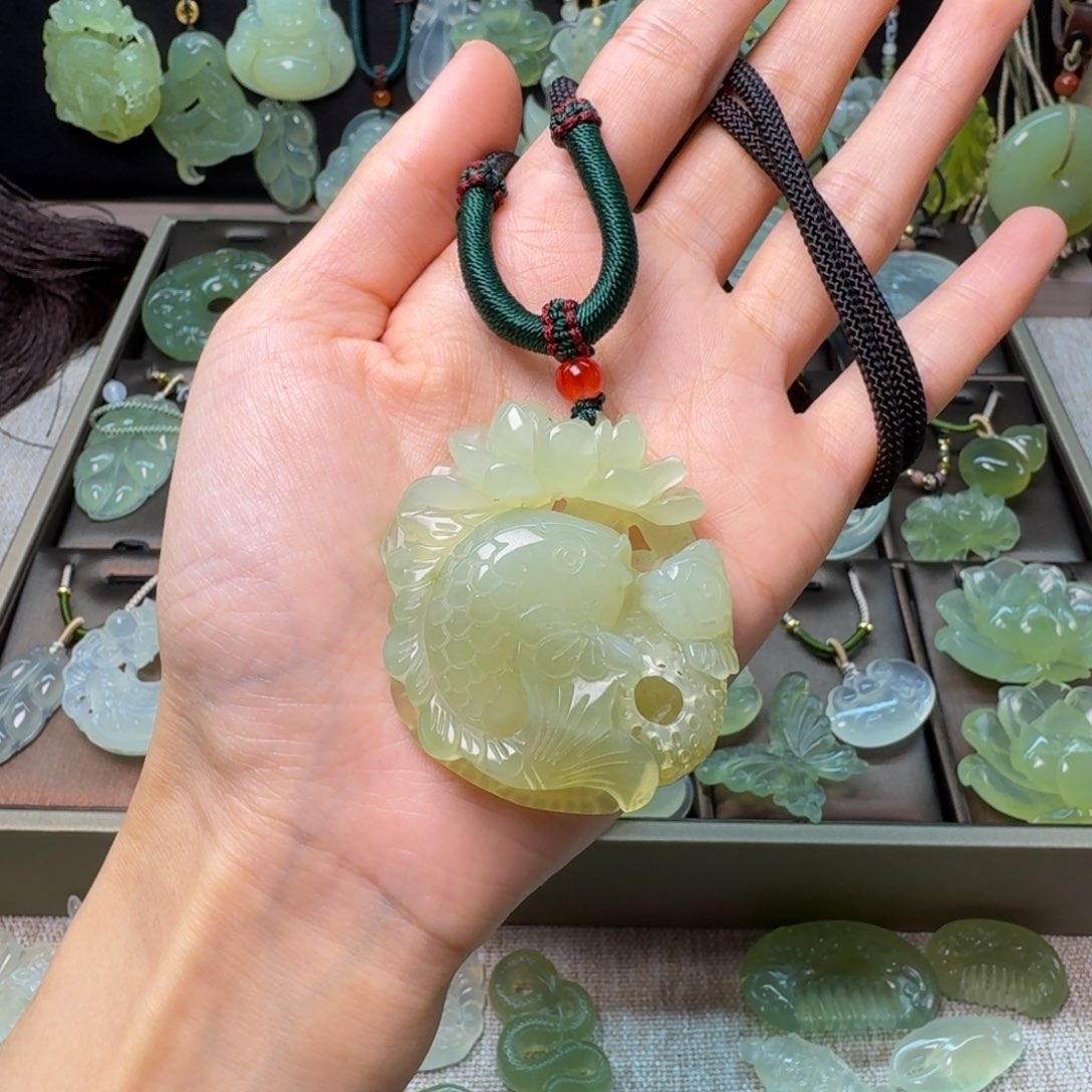 蛇纹石玉项链未镶嵌