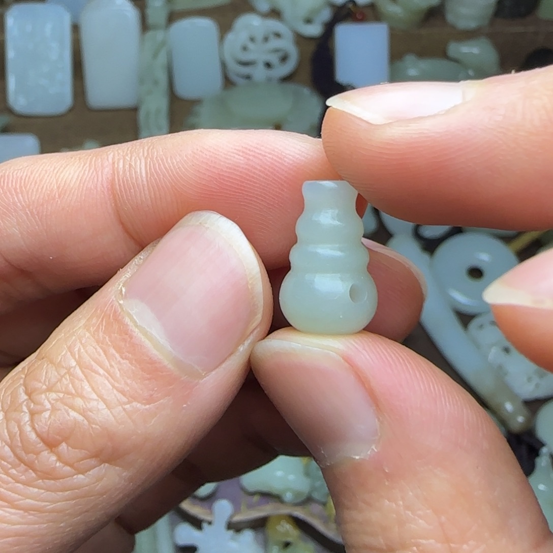 和田玉挂件未镶嵌三通卡10