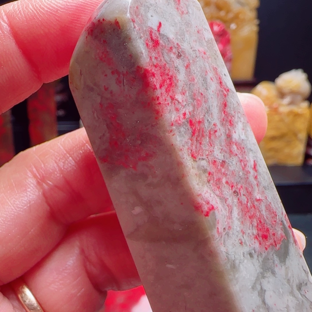 昌化石昌化鸡血石