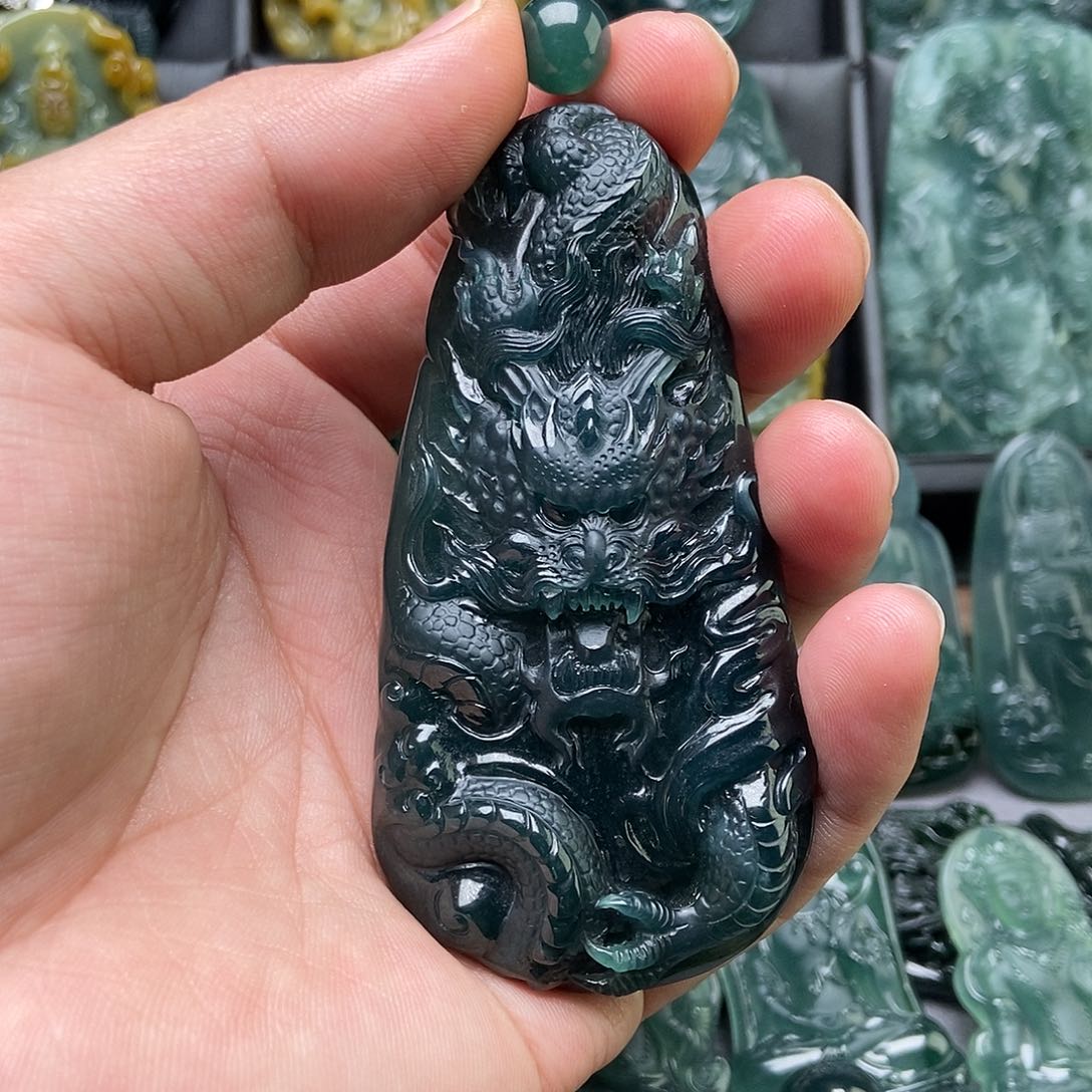 翡翠颈饰未镶嵌双*龙牌