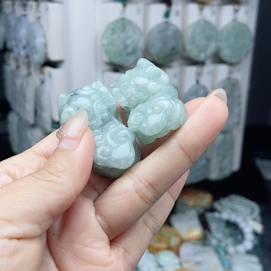 翡翠颈饰未镶嵌翡翠