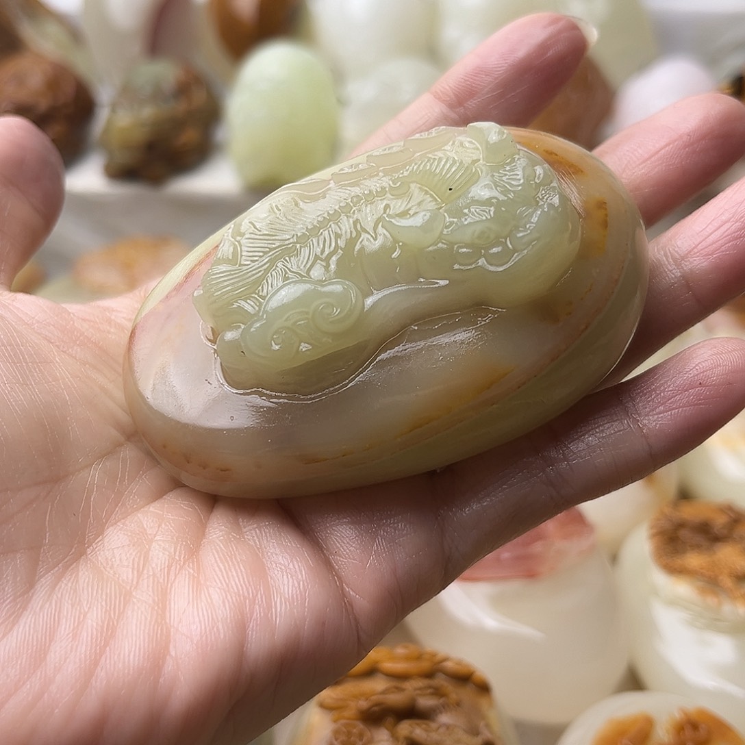 石材方解石手把摆件不退换貔貅