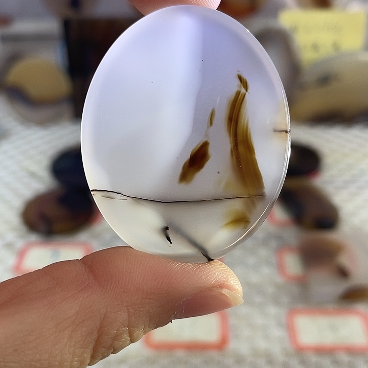 华***山玛瑙/玉髓未镶嵌颈饰