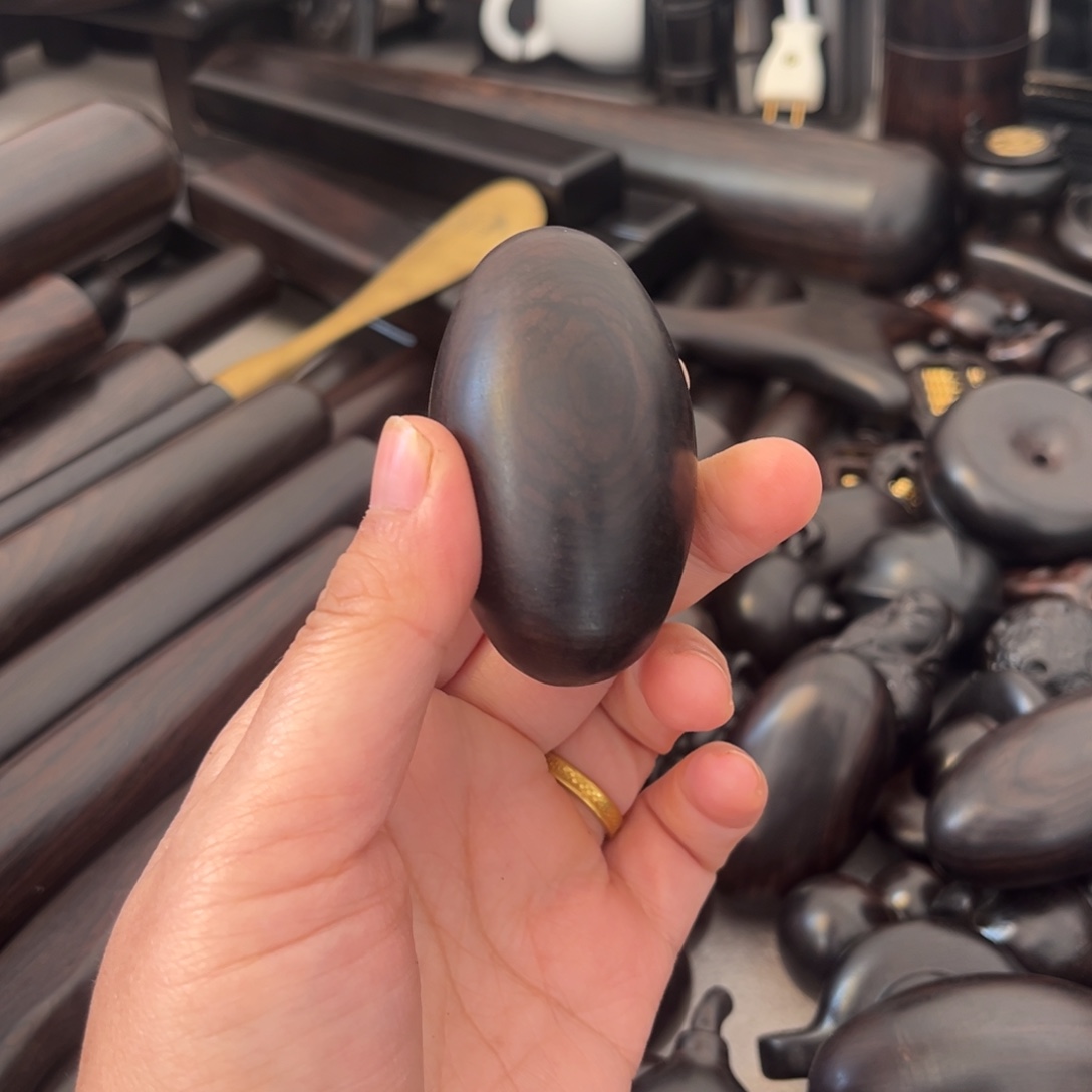 ****～黑酸枝木类紫光檀椭圆手把1个