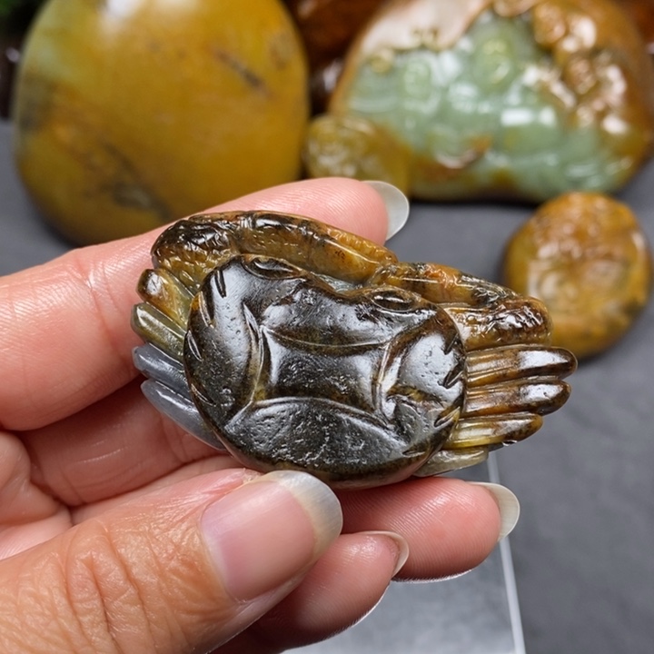 和田玉未镶嵌把件