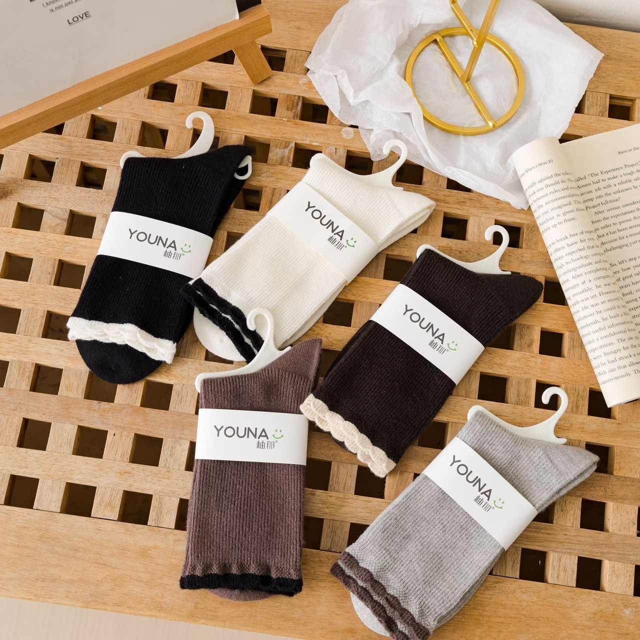 复古学院风袜子女潮卡通个性创意保暖柔中筒袜韩国可爱潮流中筒袜