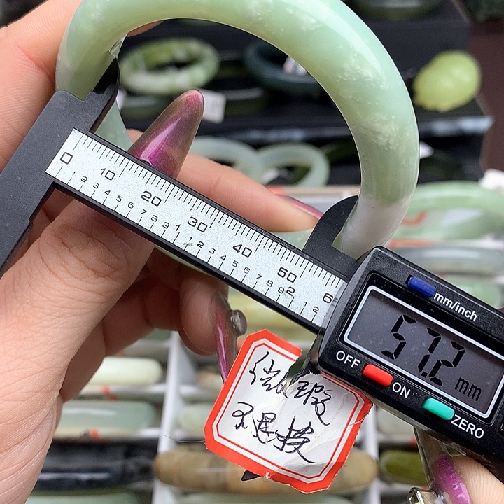 蛇纹石玉手镯未镶嵌914