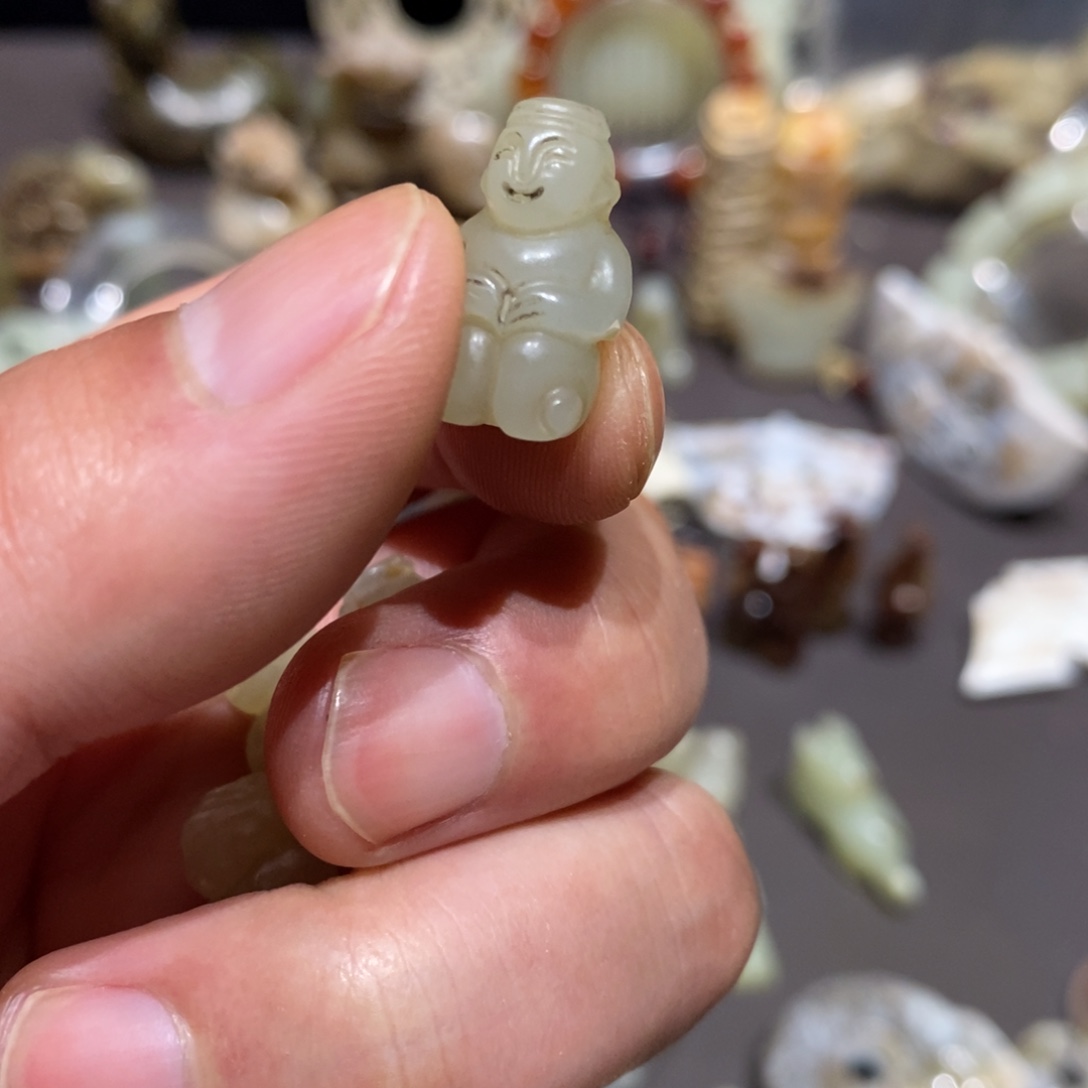 寒***云和田玉（糖玉）未镶嵌颈饰