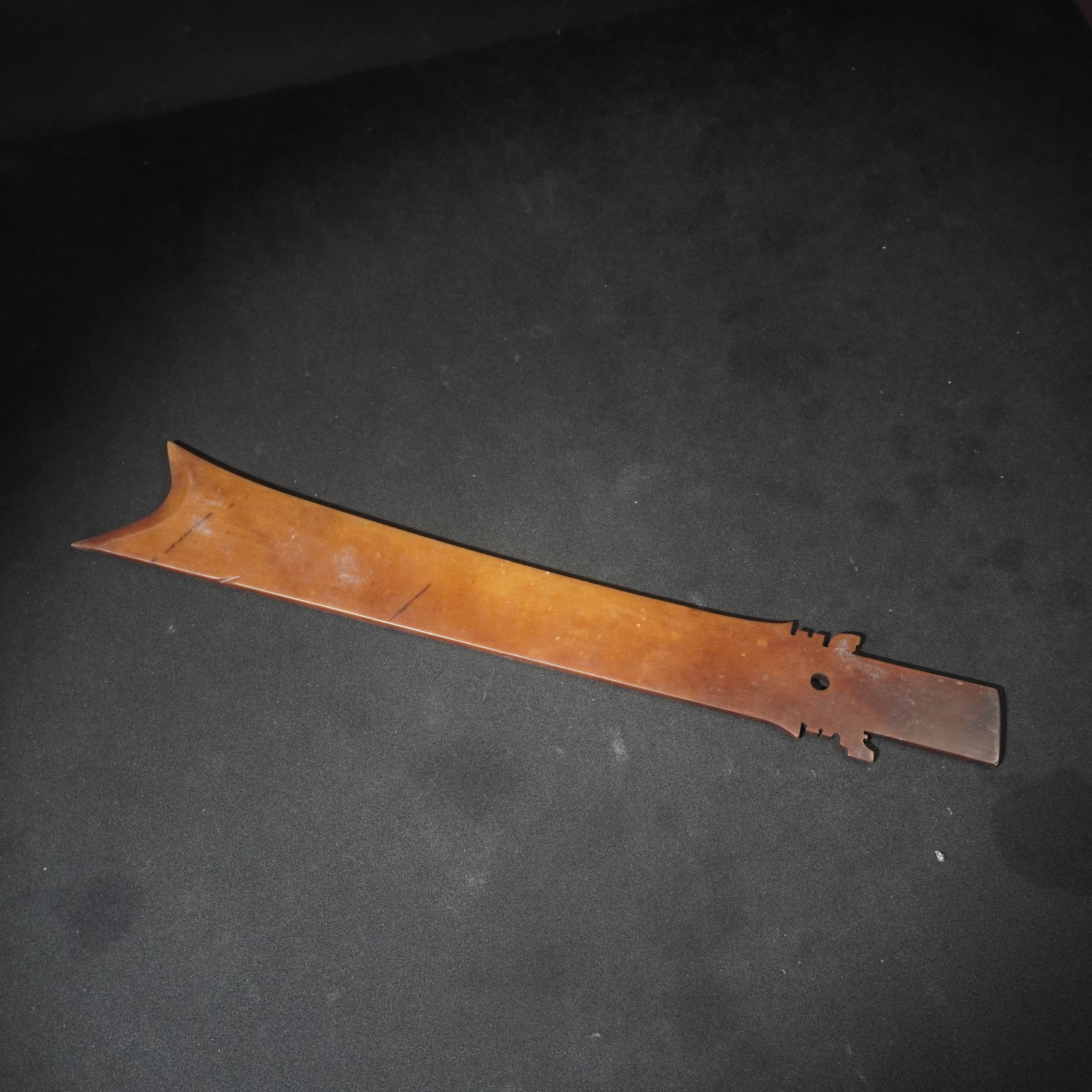 72G108 明 和田玉牙璋