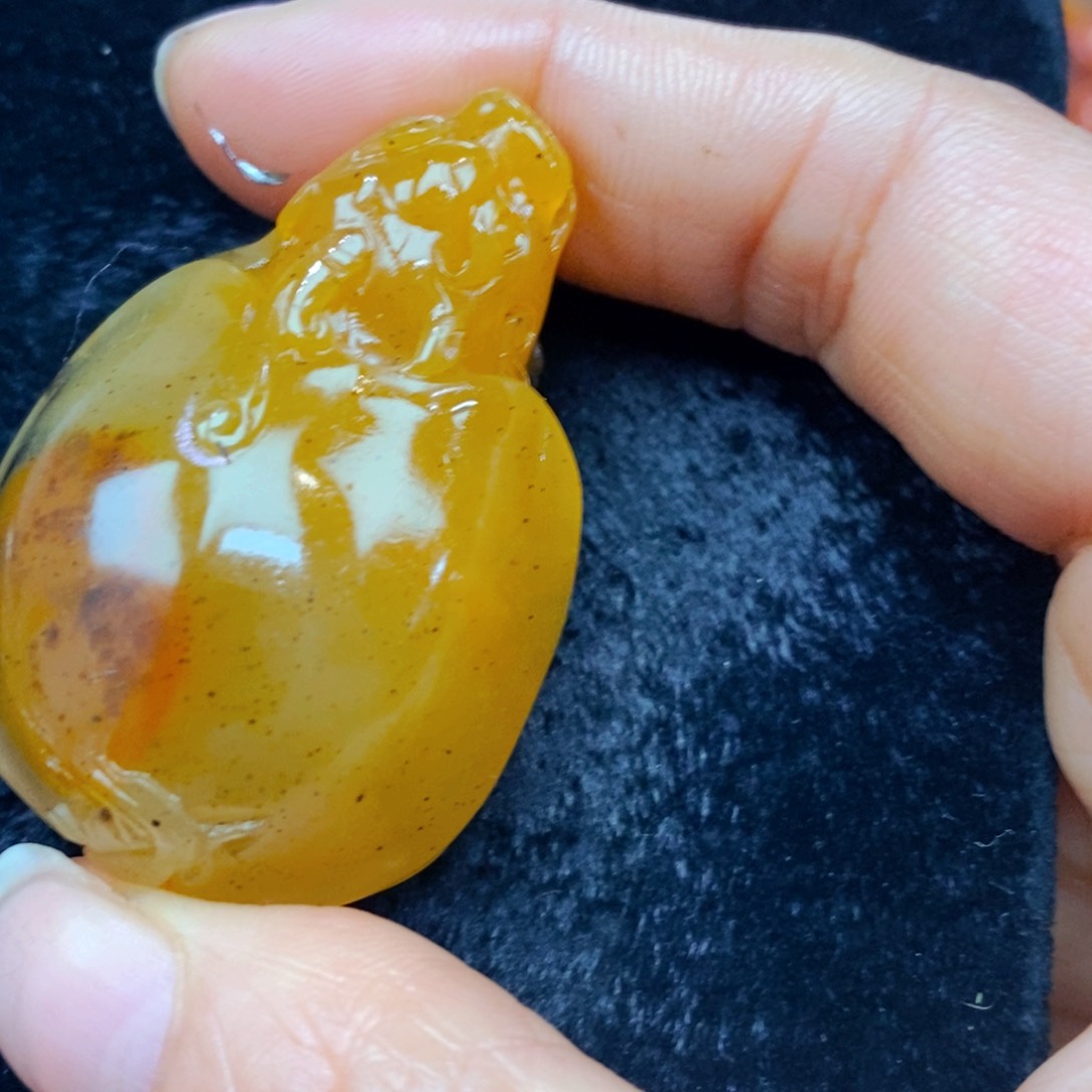 未镶嵌石英质玉（黄龙玉）项链