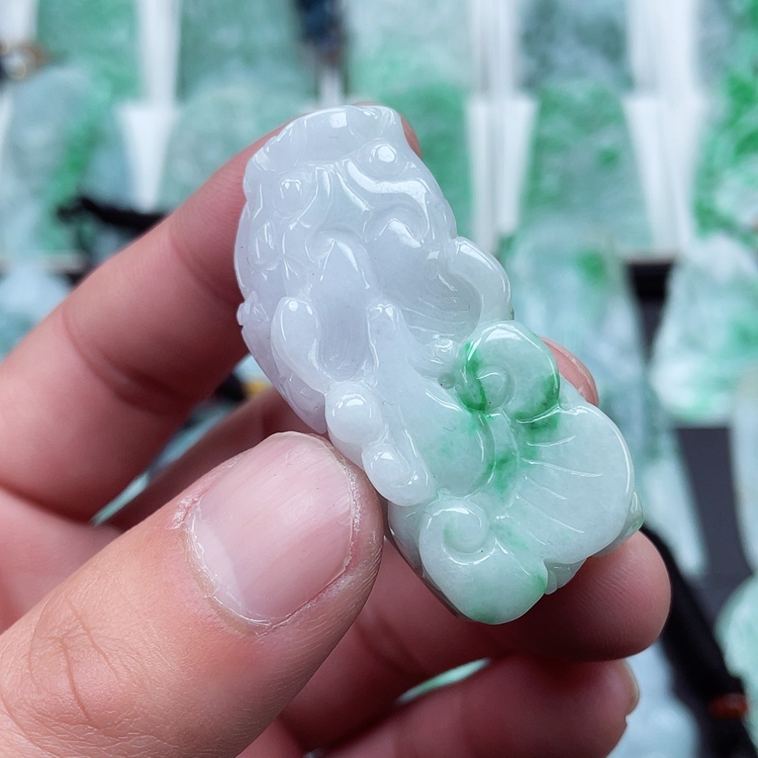 翡翠颈饰未镶嵌翡翠吊坠