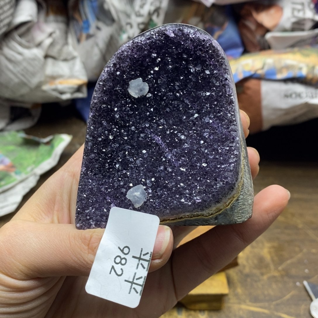 紫晶乌拉圭未镶嵌