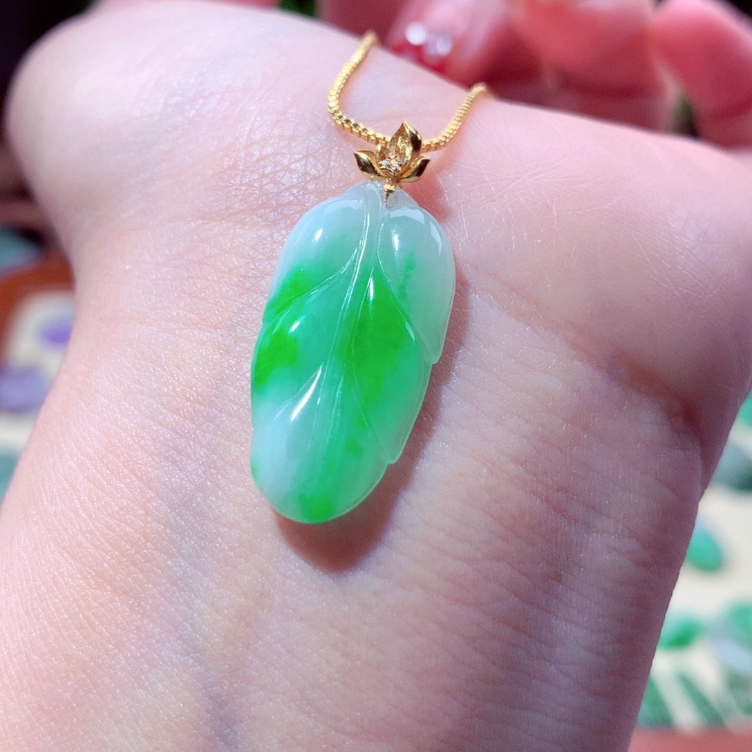 翡翠吊坠(不含链)18K金镶嵌