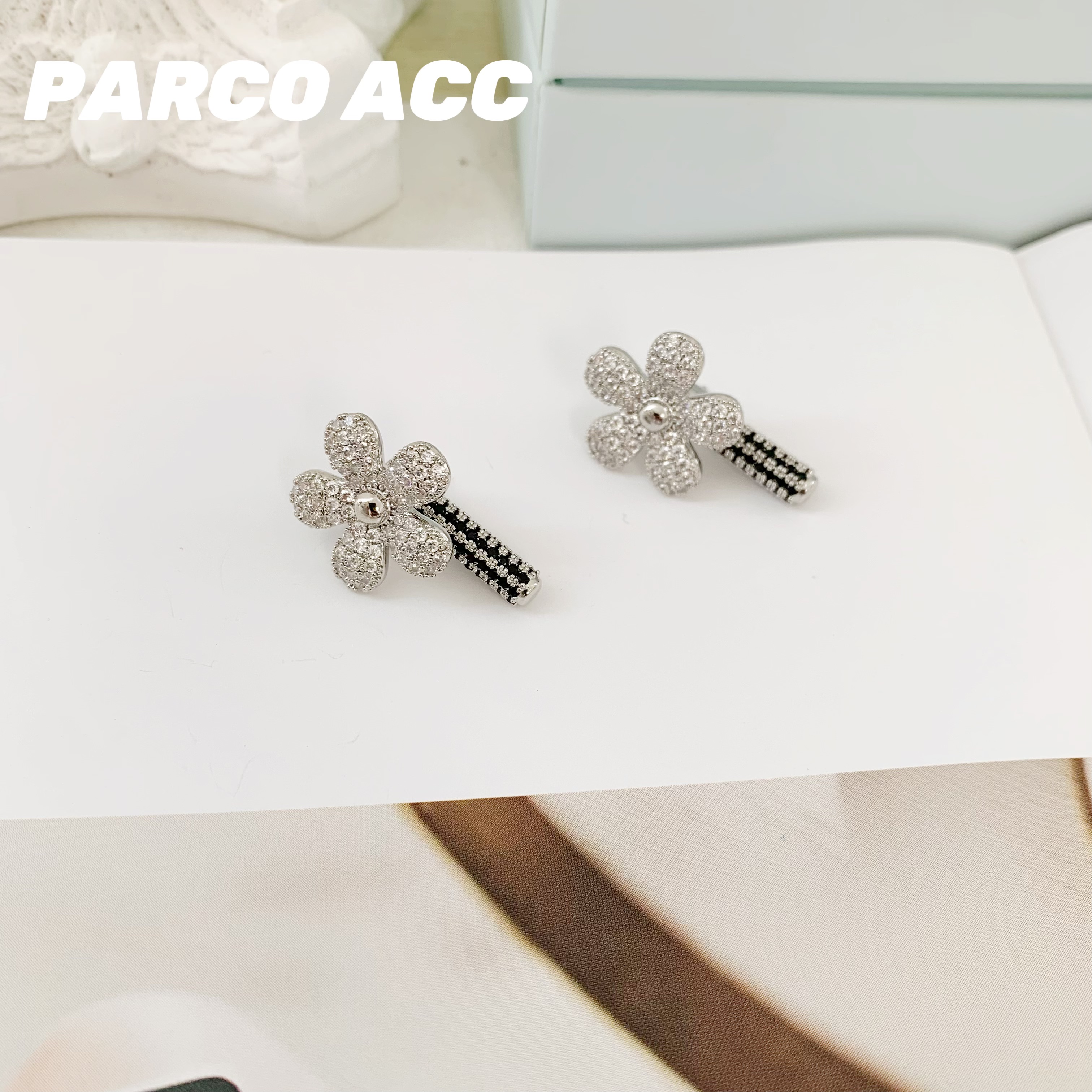 铜合金合成锆石耳饰 F413  满锆花朵耳钉