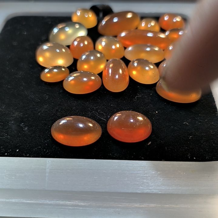 哎***…石英岩玉戒面未镶嵌