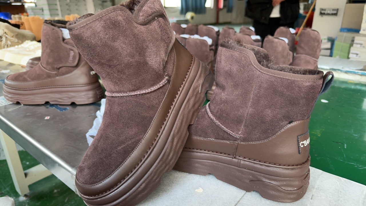 803真皮毛口加厚雪地靴