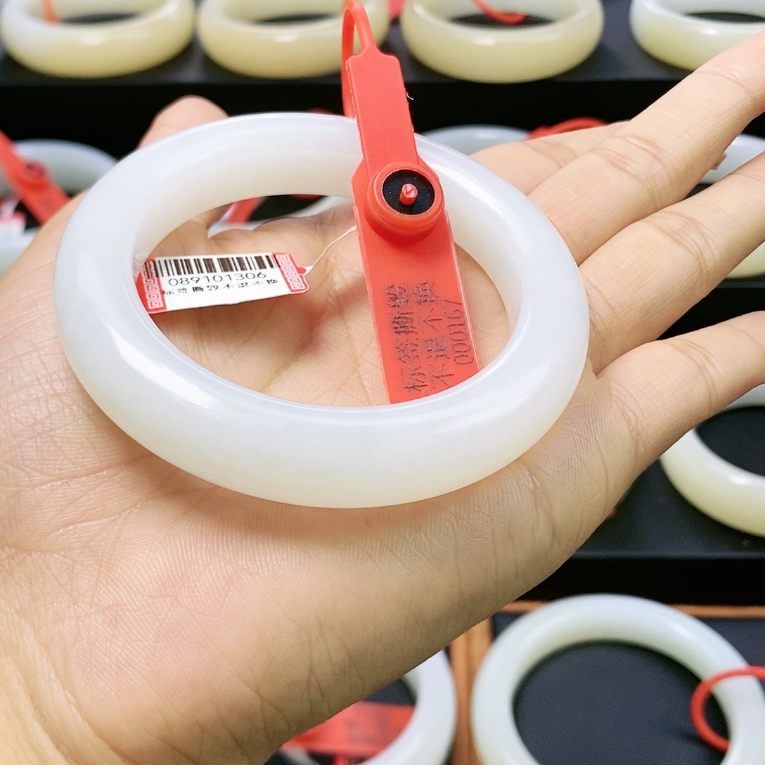 冰***竹和田玉未镶嵌手镯55.2