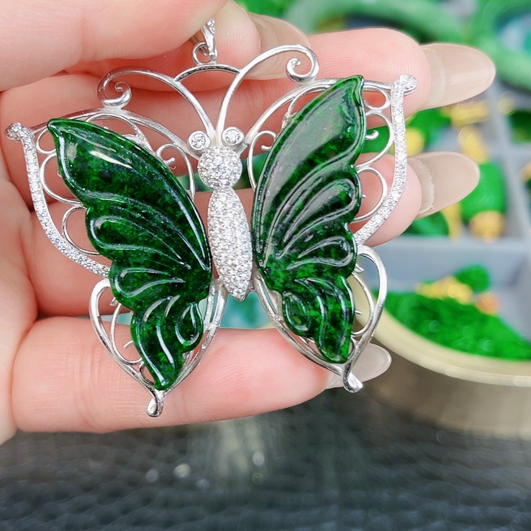 翡翠颈饰银S925镶嵌吊坠