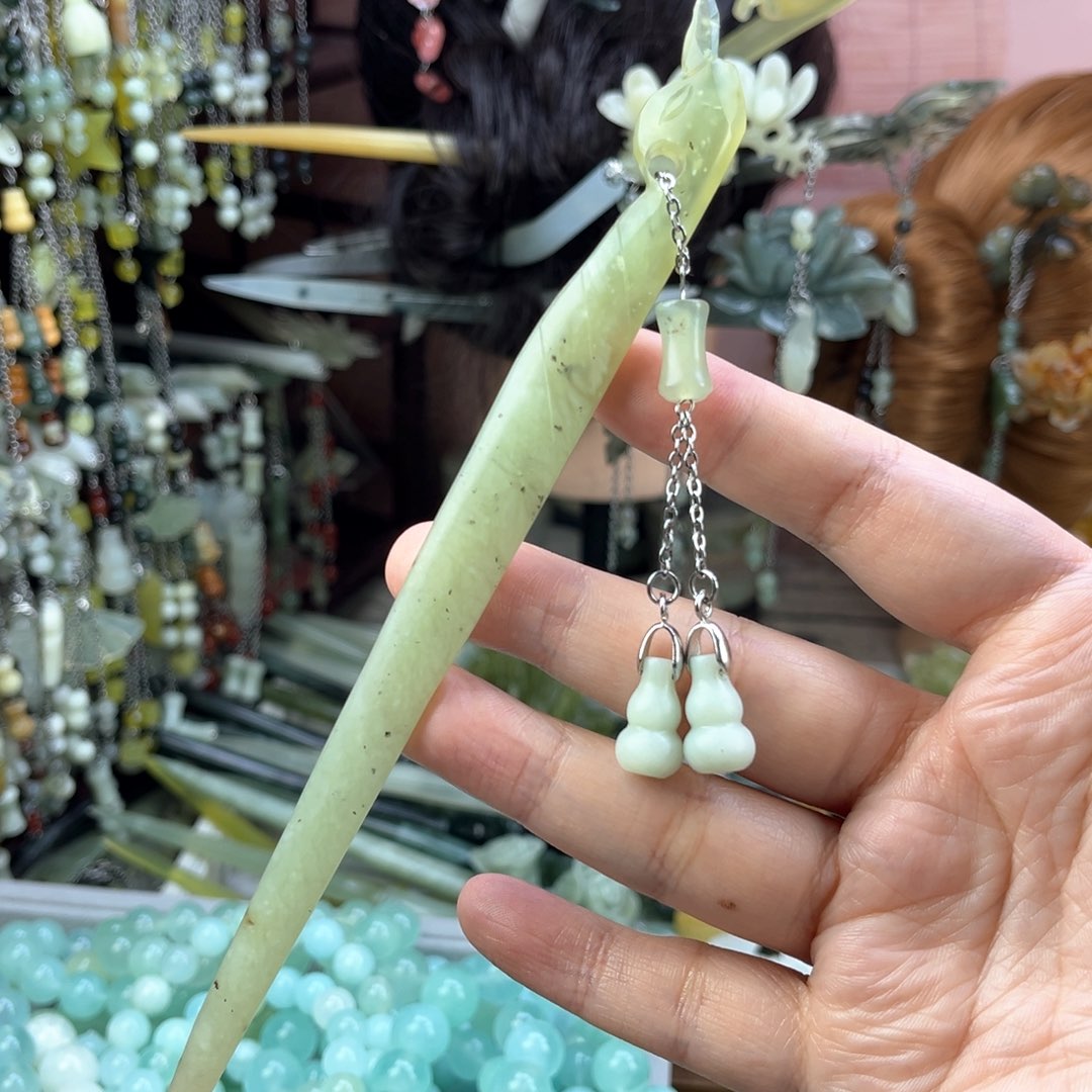 蛇纹石玉发饰未镶嵌双面雕工