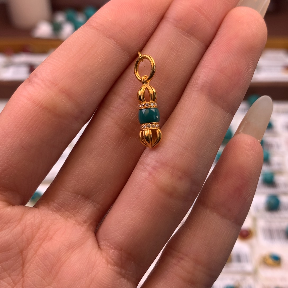 绿松石18K金镶嵌配饰柯